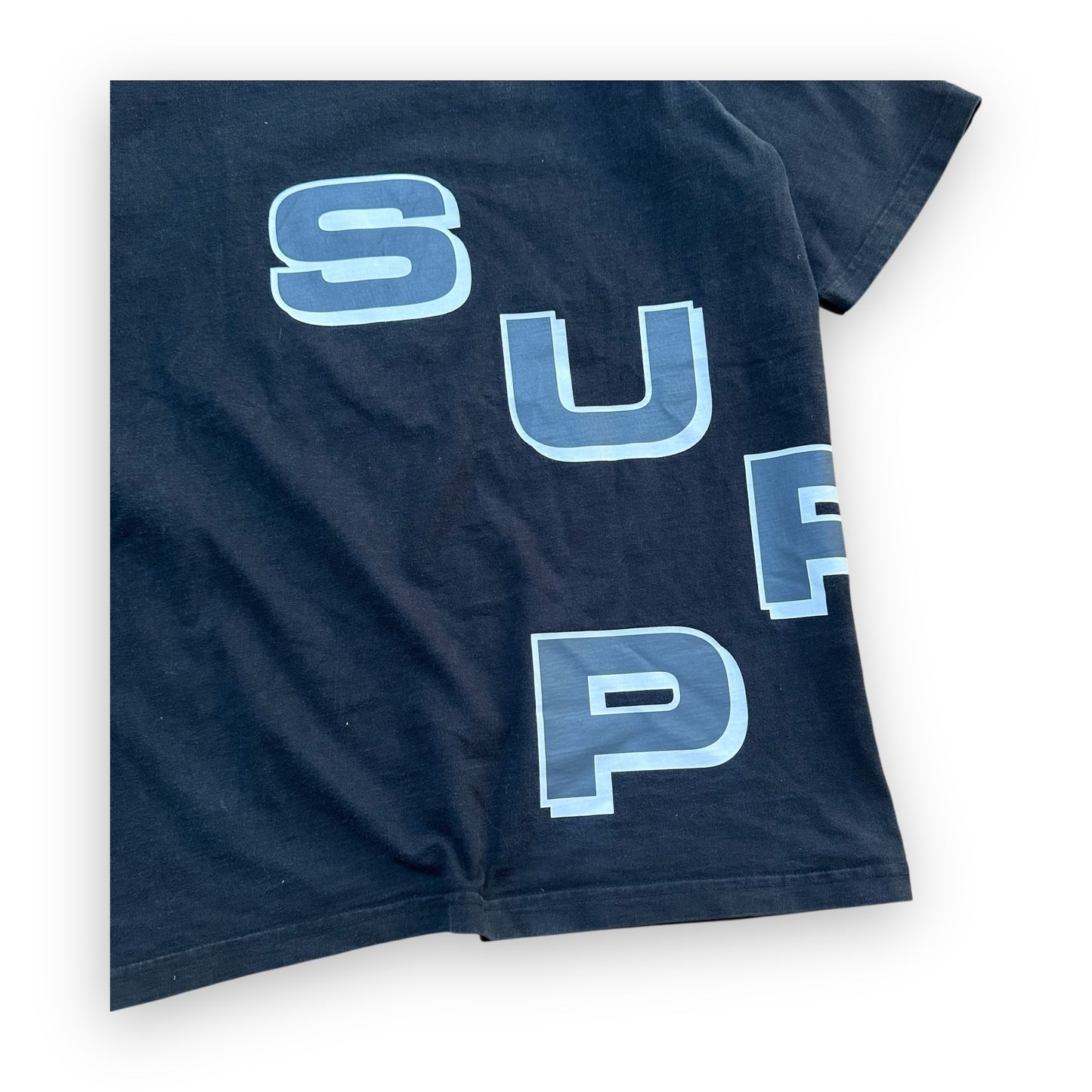 Tee Supreme Stagger Black FW18 (M)