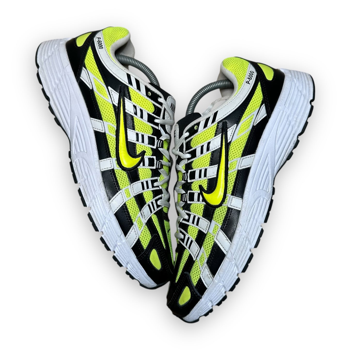 EU45 - US11 - UK10 • P-6000 White Black Volt
