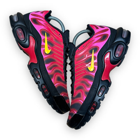 EU42.5 - US9 - UK8 • Air Max Plus Supreme Black