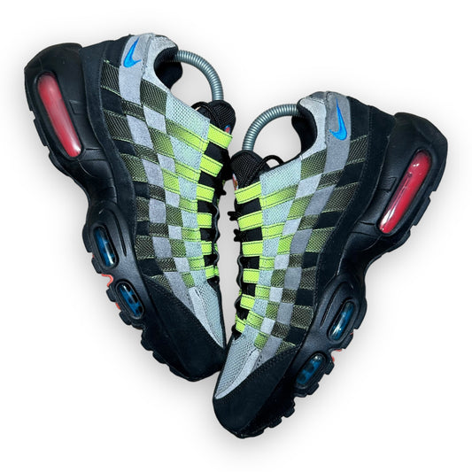 EU41 - US8 - UK7 • Air Max 95 Wooven Black Volt