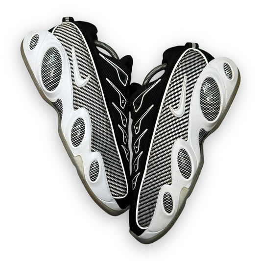 EU45 - US11 - UK10 • NOCTA Glide Black White