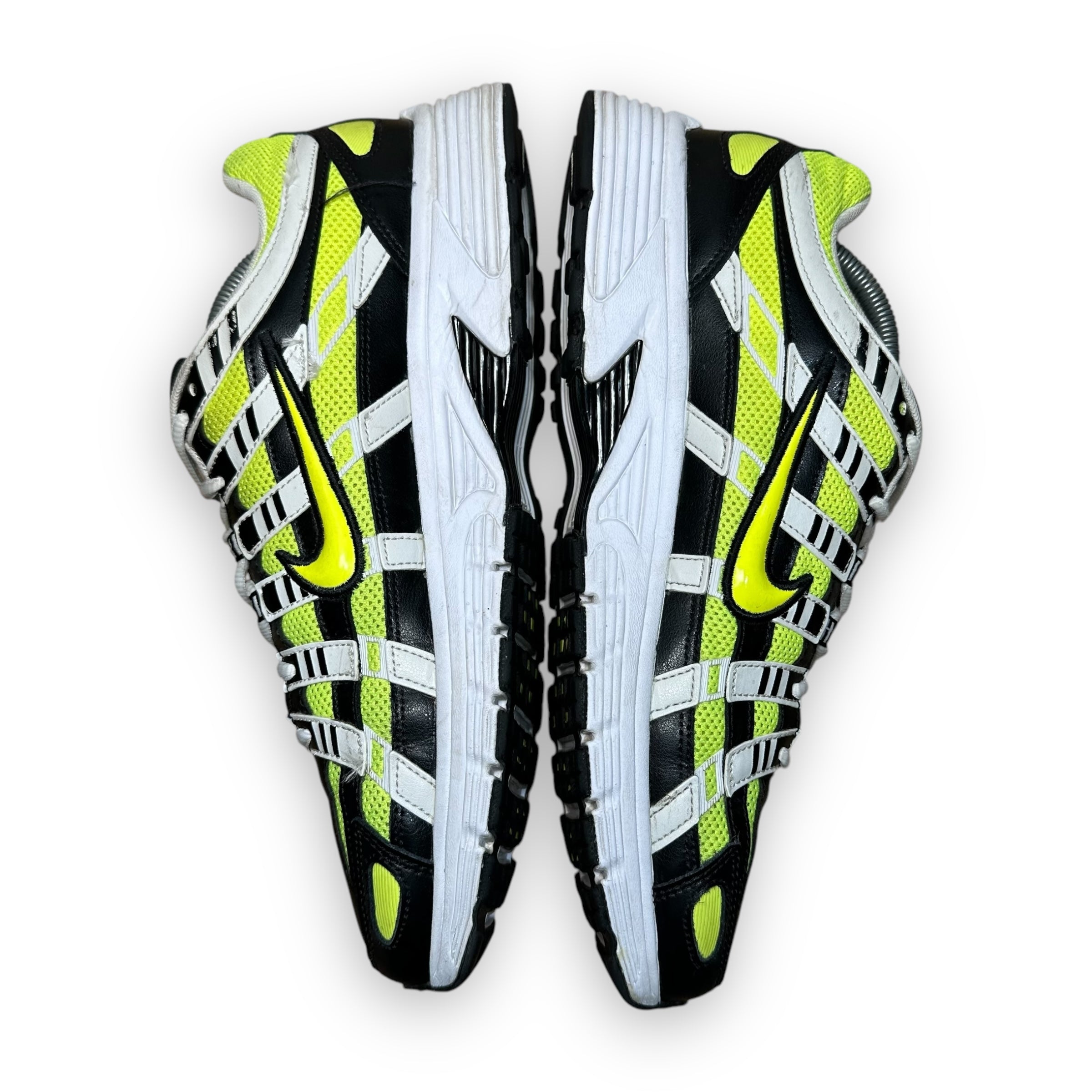 P-6000 White Black Volt