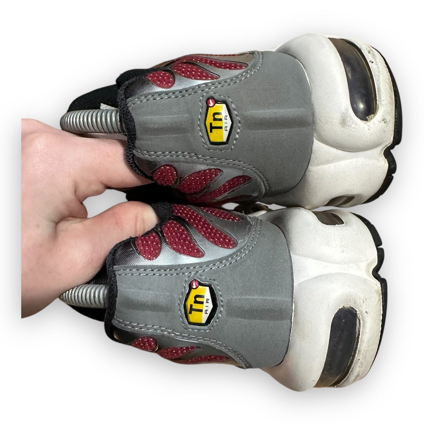 EU40.5 - US7.5 - UK6.5 • Air Max Plus Team Red Cool Grey