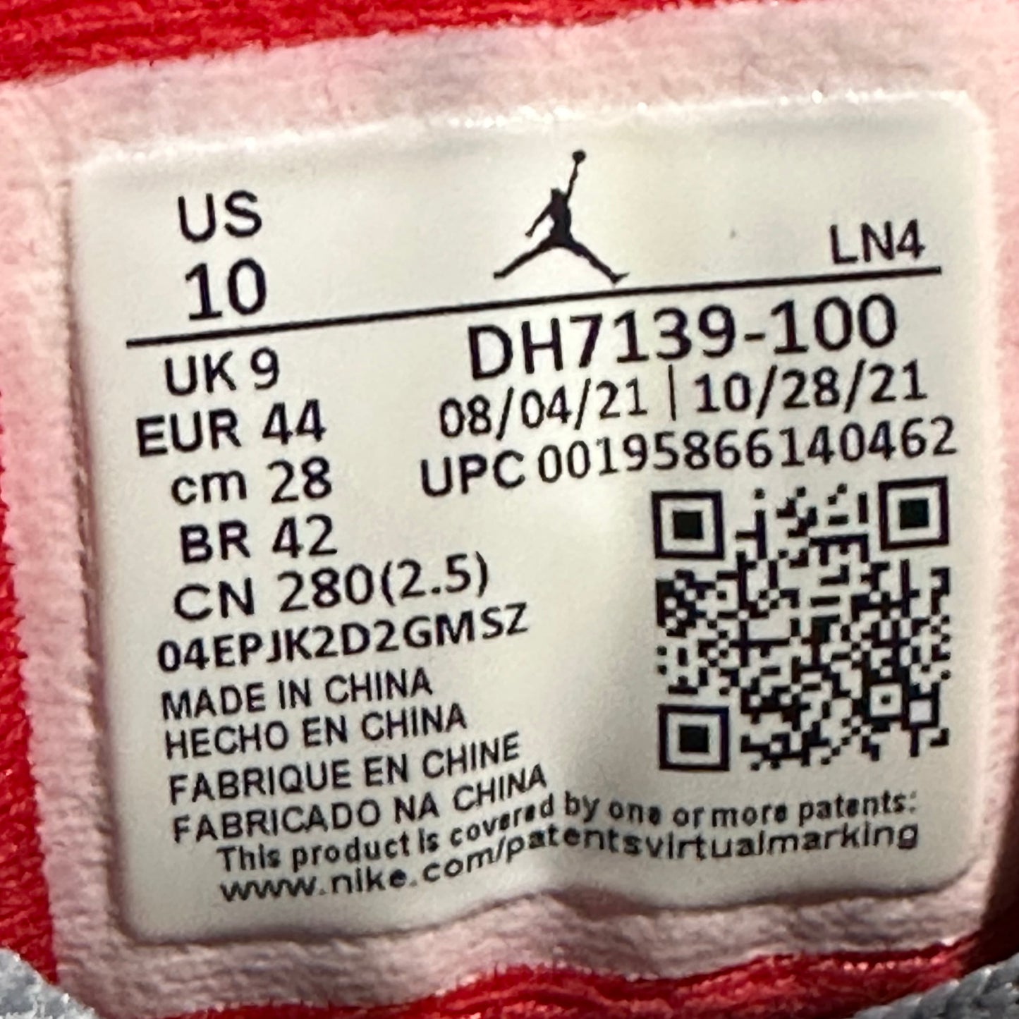 EU44 - US10 - UK9 • Jordan 3 Retro Muslin