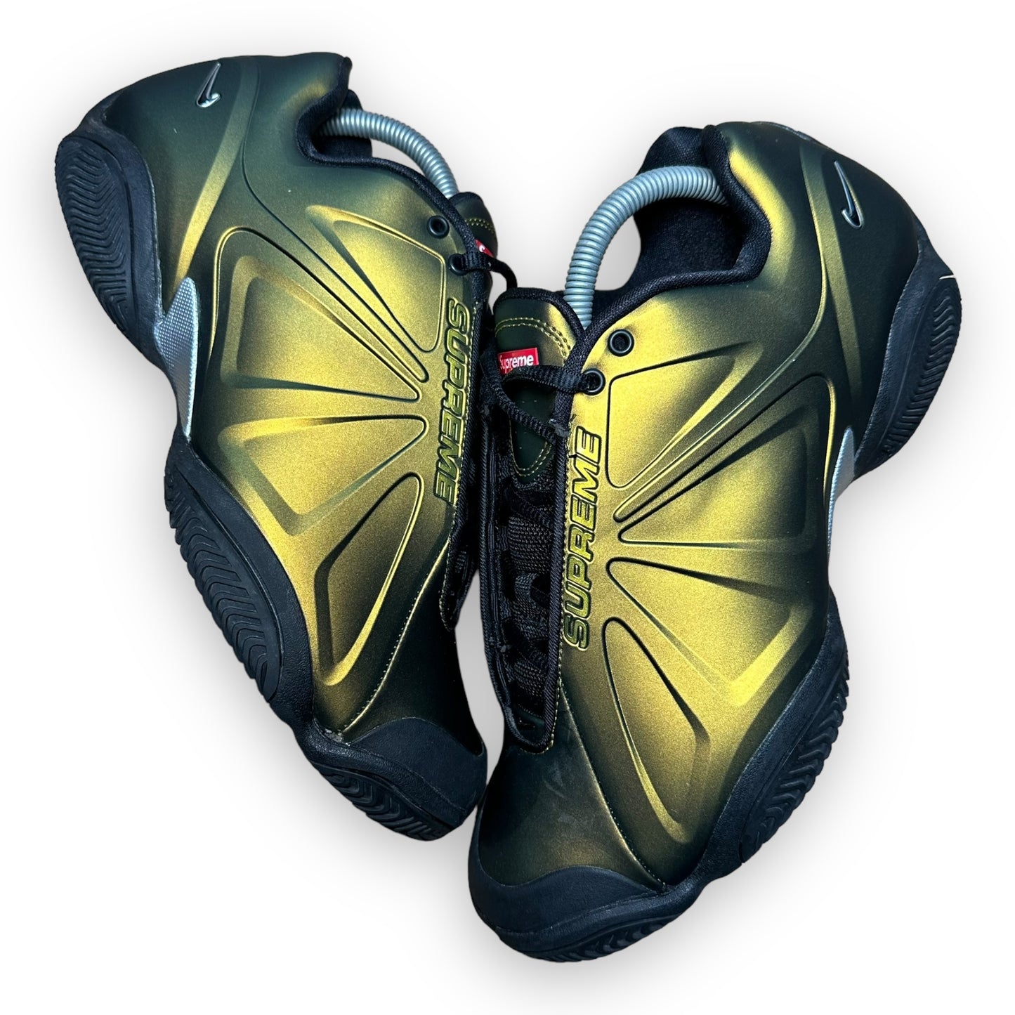 EU43 - US9.5 - UK8.5 • Air Zoom Courtposite Supreme Metallic Gold