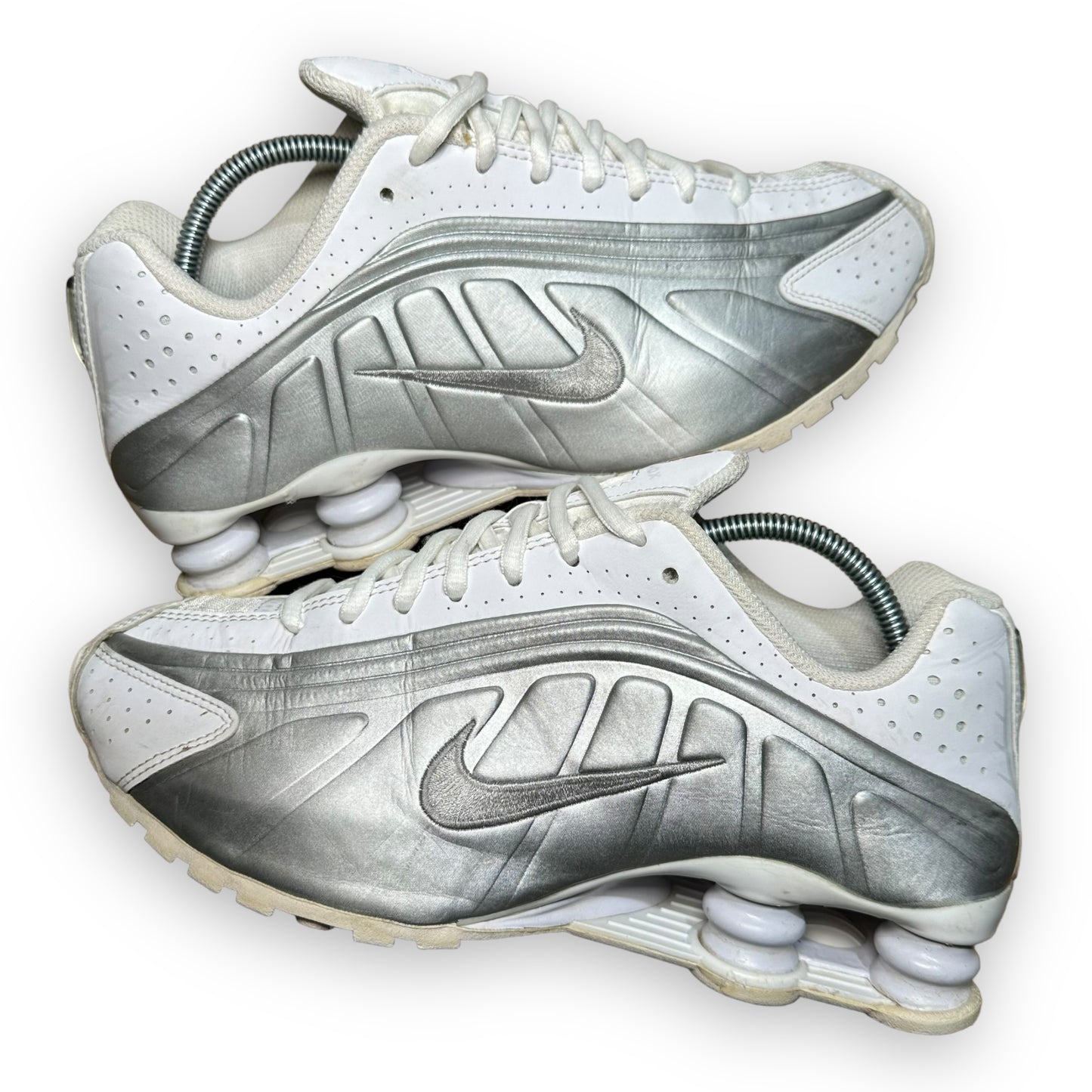 EU39 - US6.5 - UK6 • Shox R4 White Metallic Silver