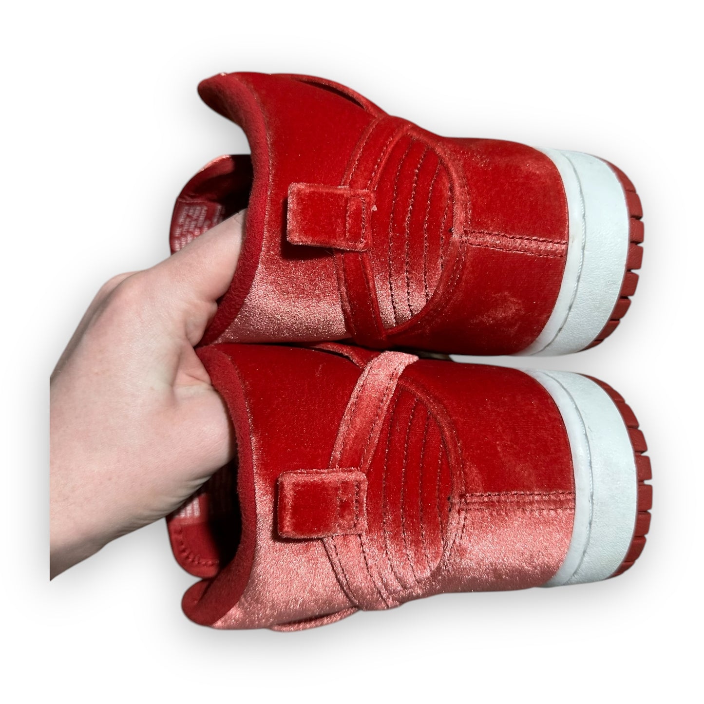 EU44 - US10 - UK9 • SB Dunk High Red Velvet