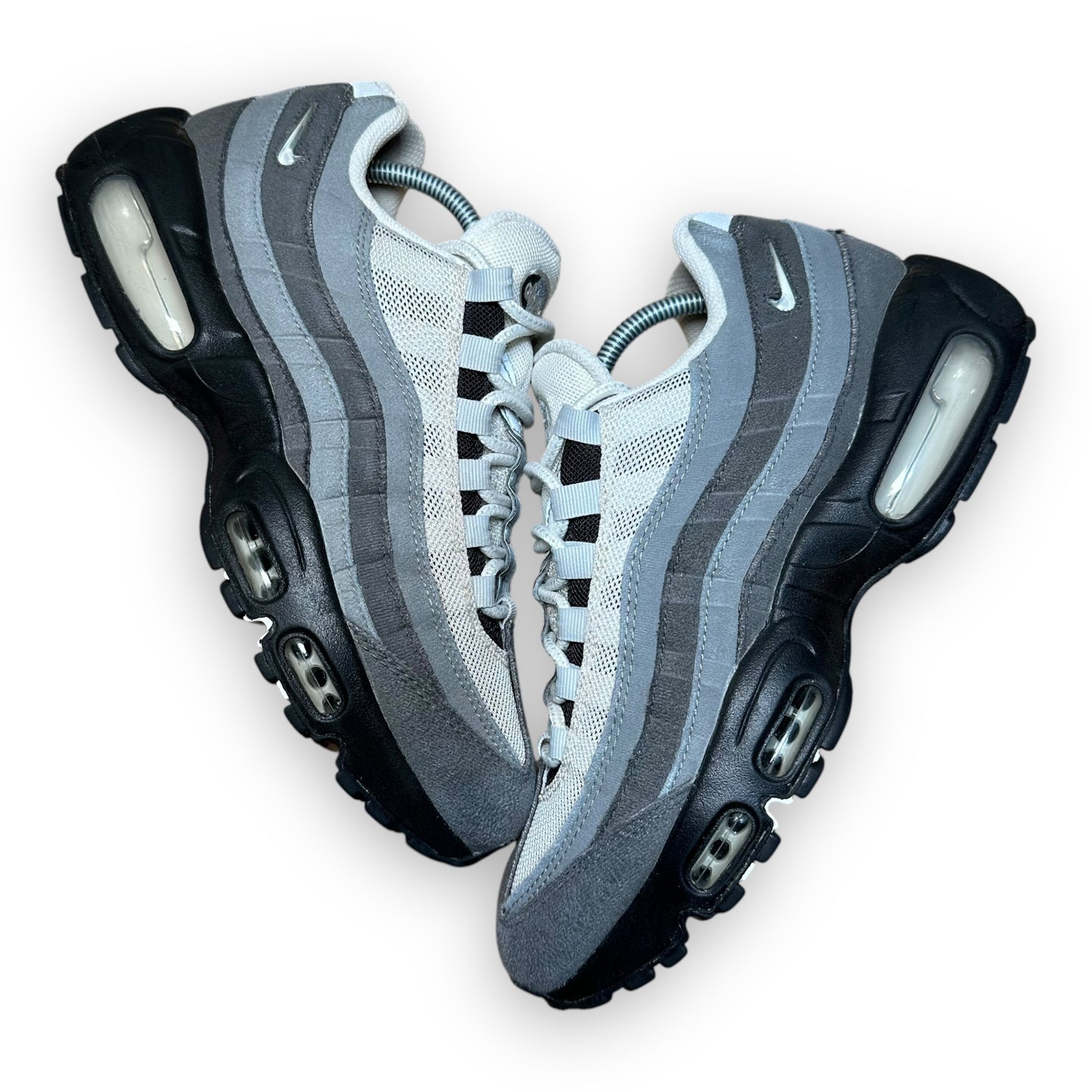 EU40 - US7 - UK6 • Air Max 95 Grey Jewel