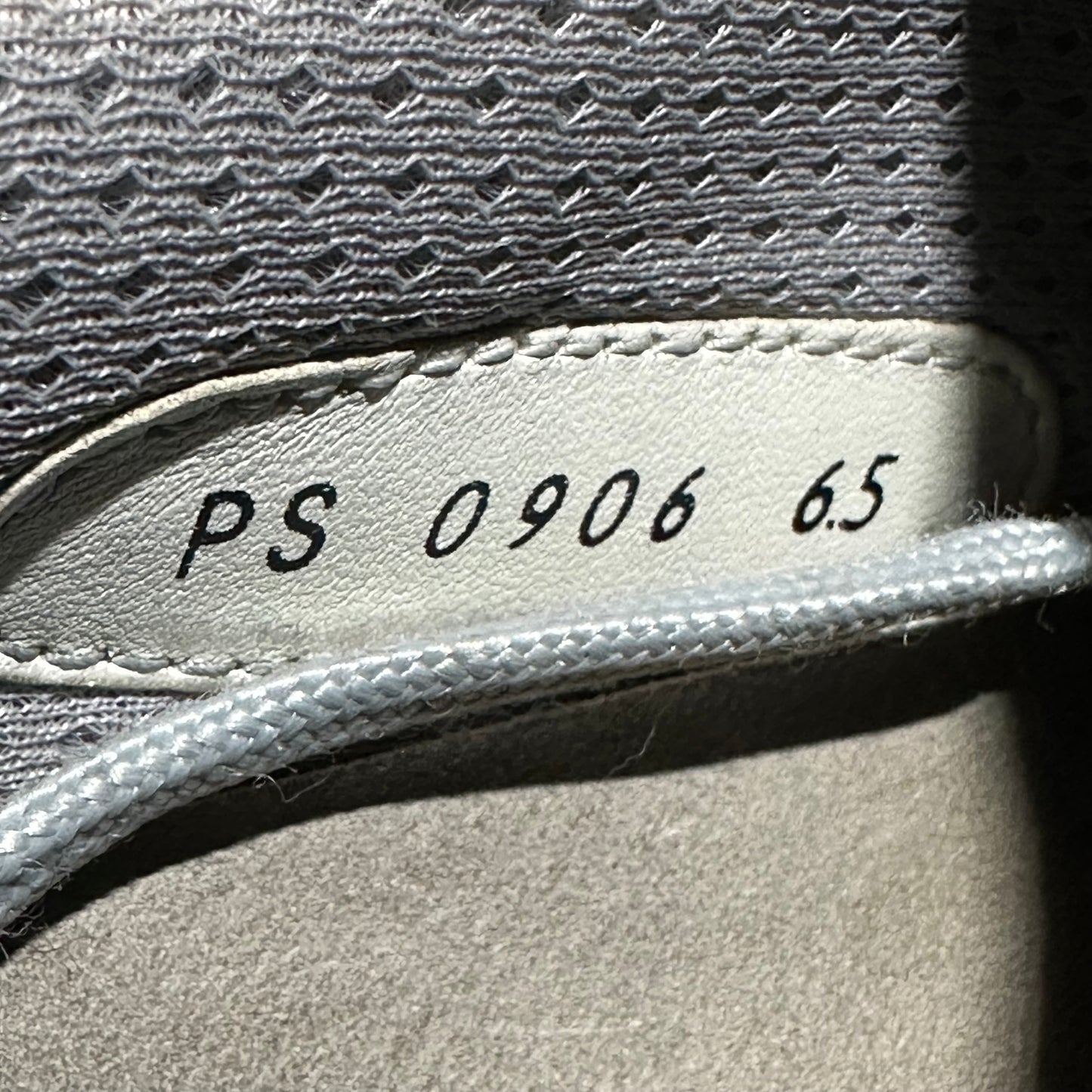 EU40.5 - US7.5 - UK6.5 • vintage Prada America’s Cup White