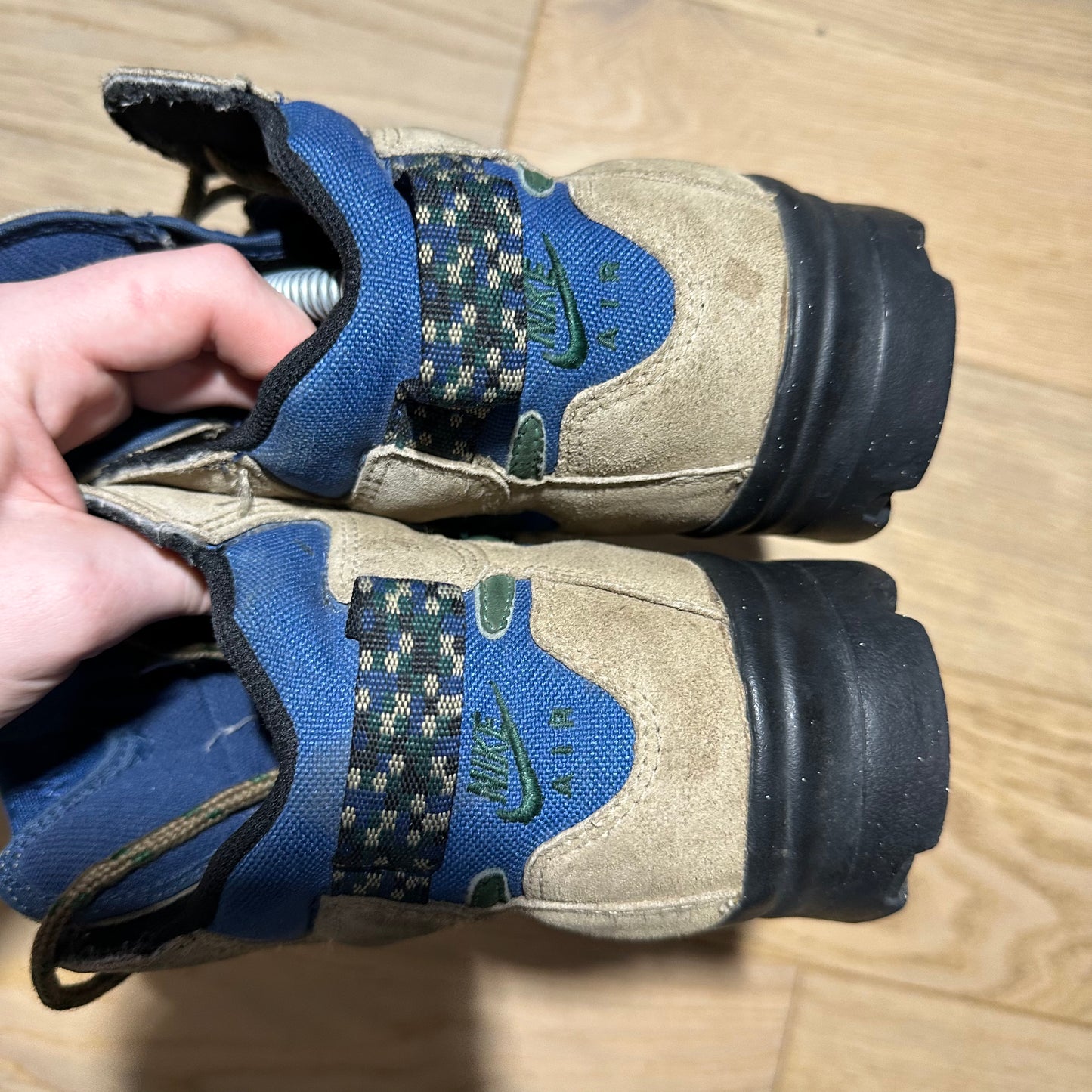 EU42.5 - US9 - UK8 • 90s Nike ACG Hiking Boots