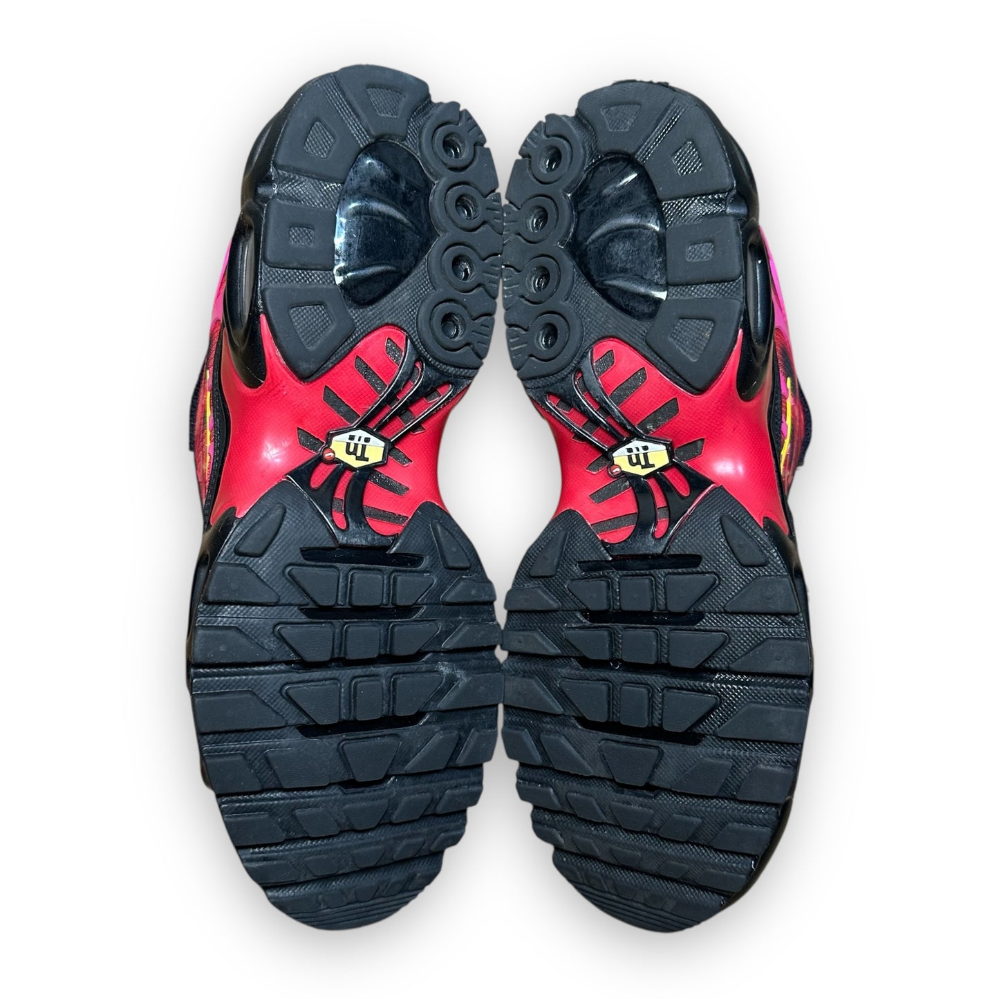 EU42 - US8.5 - UK7.5 • Air Max Plus TN Supreme Black