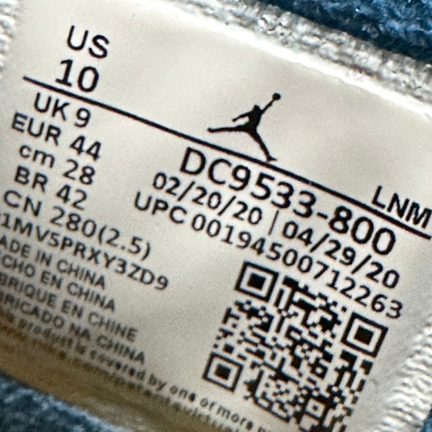 EU44 - US10 - UK9 • Jordan 4 Retro Union Guava Ice