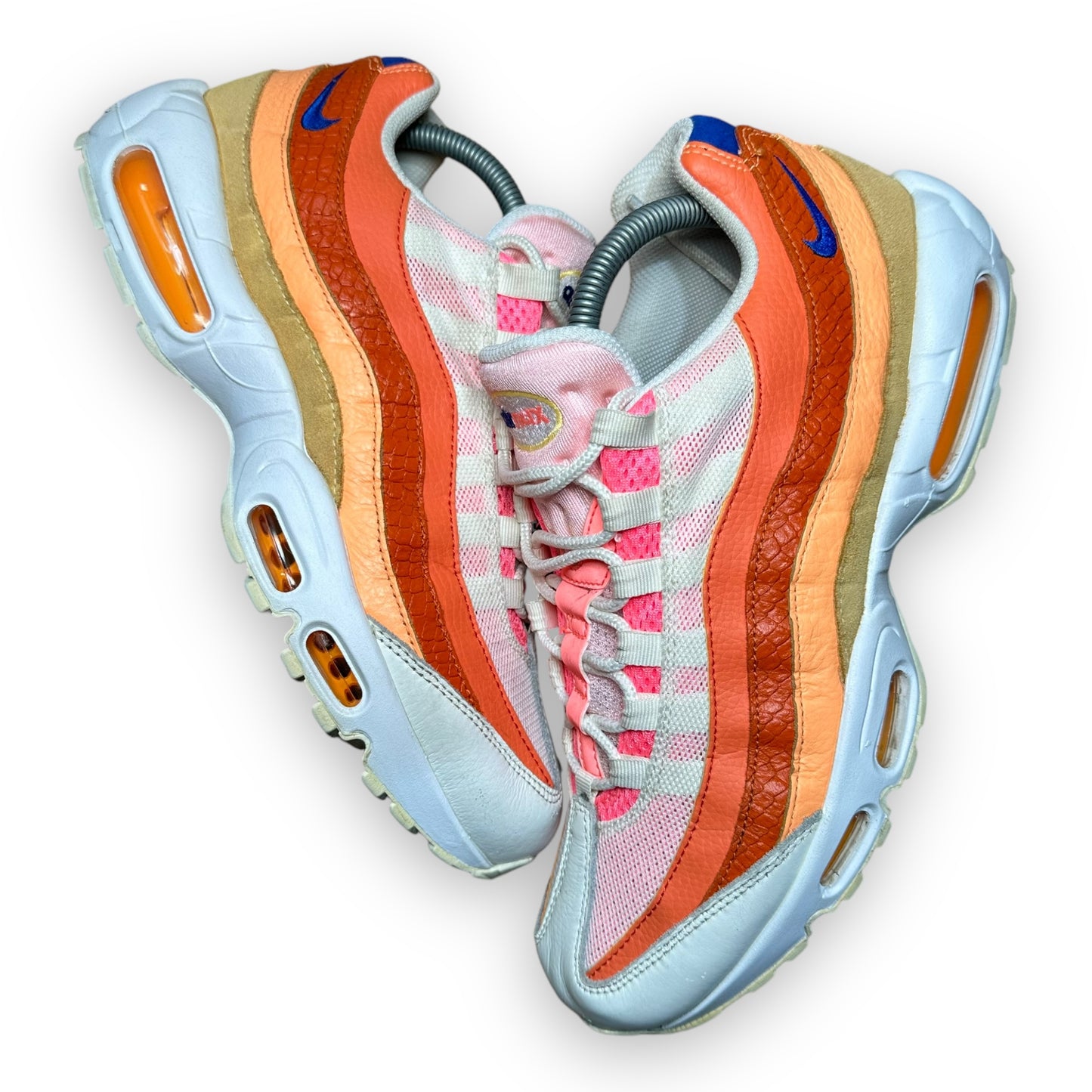 EU43 - US9.5 - UK8.5 • Air Max 95 Campfire Orange