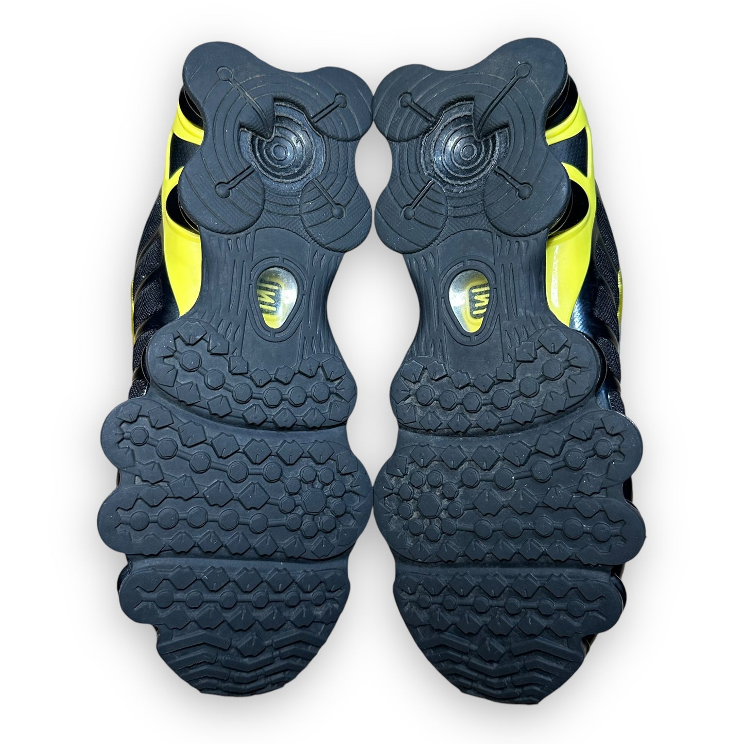 EU42.5 - US9 - UK8 • Shox TL Black Dynamic Yellow