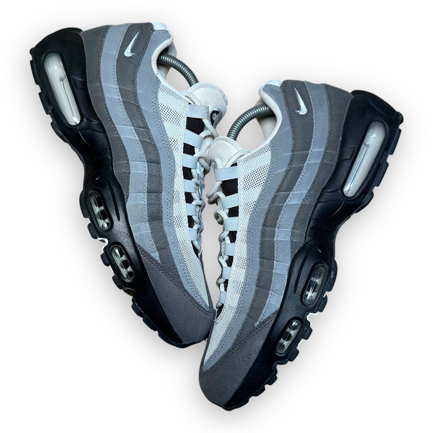 EU44 - US10 - UK9 • Air Max 95 Grey Jewel