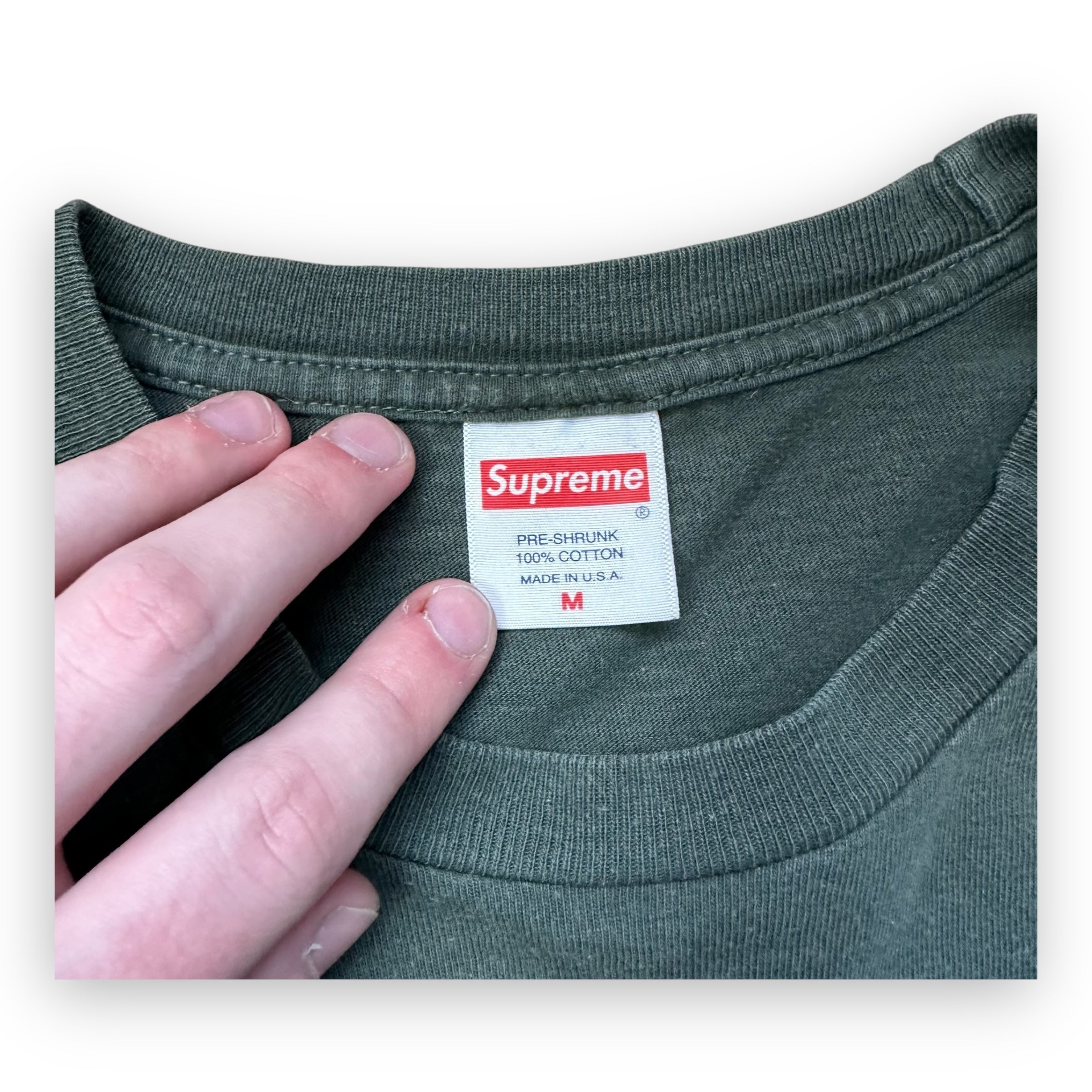 Tee Supreme Independant Old English Dark Green FW17