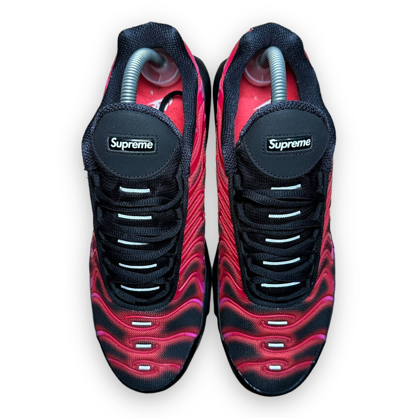 EU43 - US9.5 - UK8.5 • Air Max Plus Supreme Black