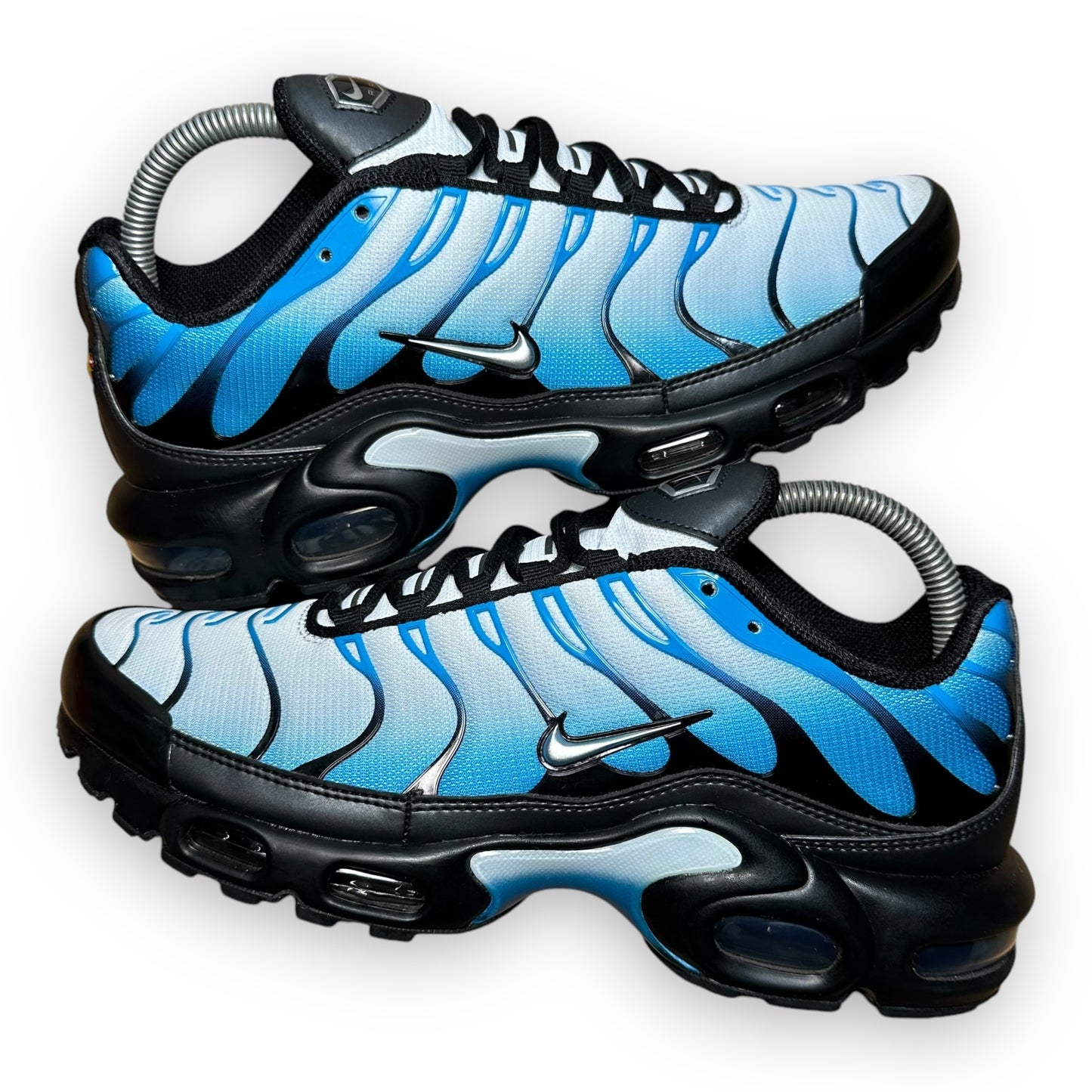 EU42 - US8.5 - UK7.5 • Air Max Plus Gradient Blue