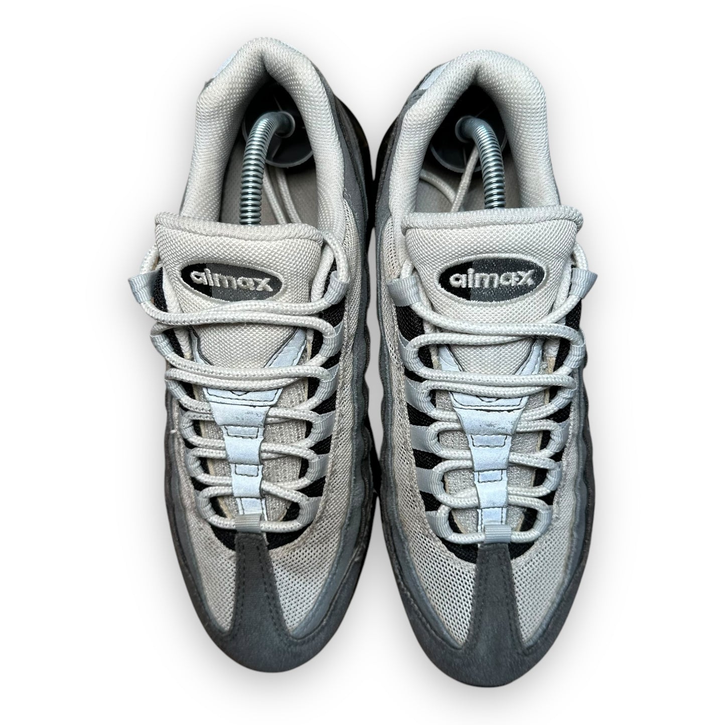 EU40 - US7 - UK6 • Air Max 95 Grey Jewel