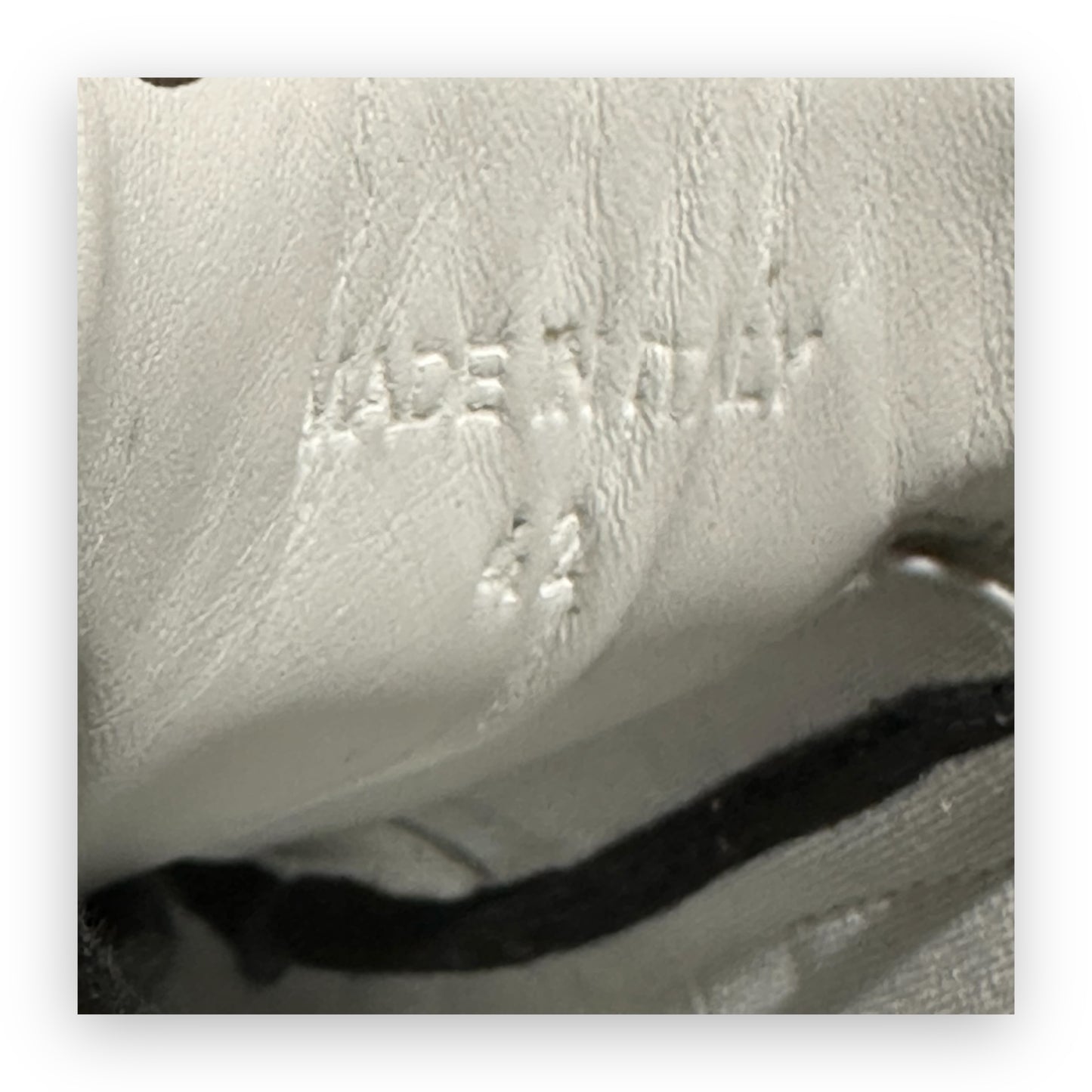 EU42 - US8.5 - UK7.5 • Maison Margiela Replica GAT Red Patent