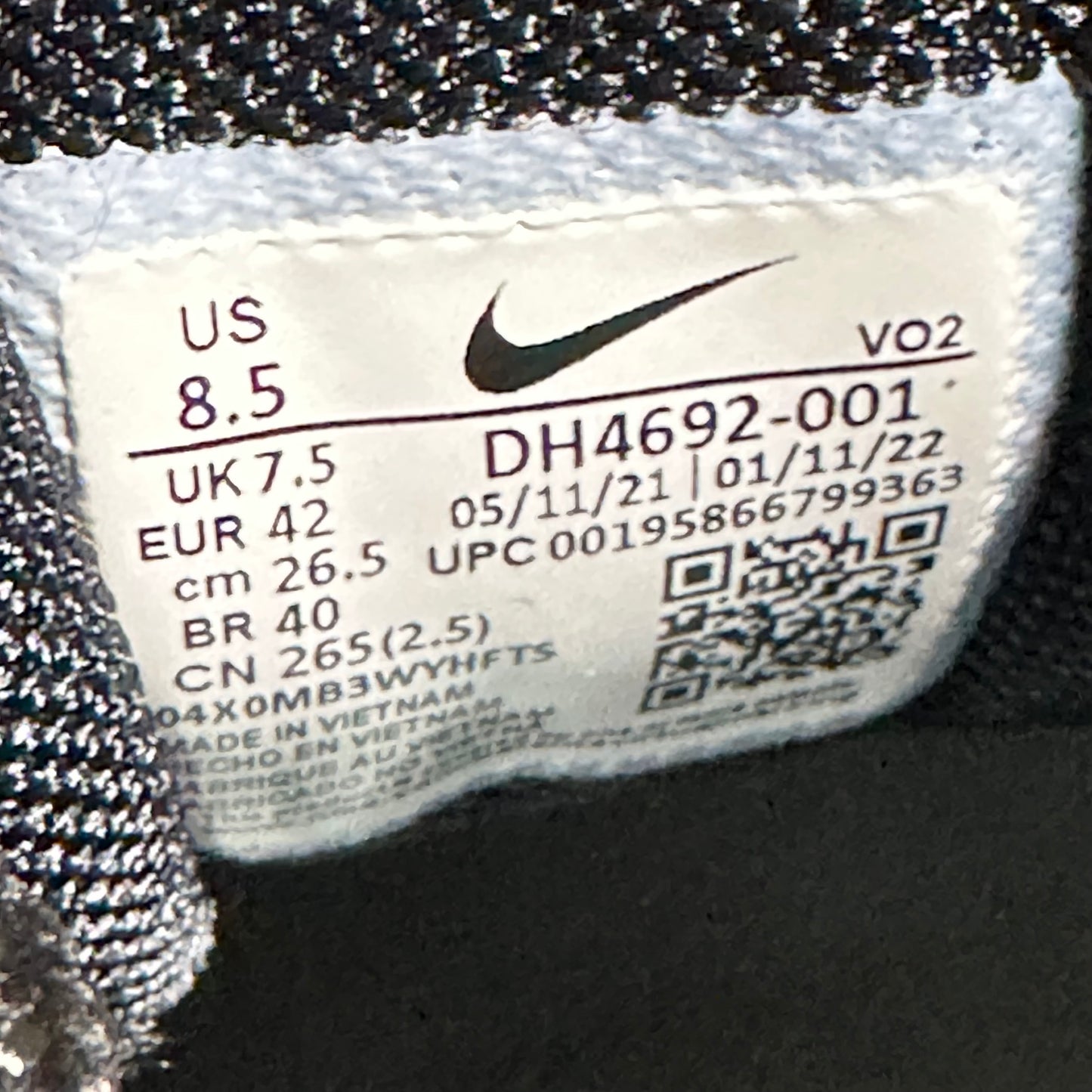 EU42 - US8.5 - UK7.5 • Hot Step Air Terra NOCTA Triple Black