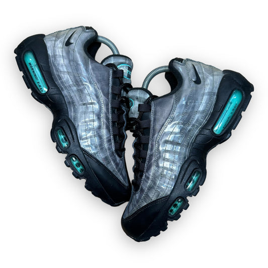 EU42 - US8.5 - UK7.5 • Air Max 95 Footprint