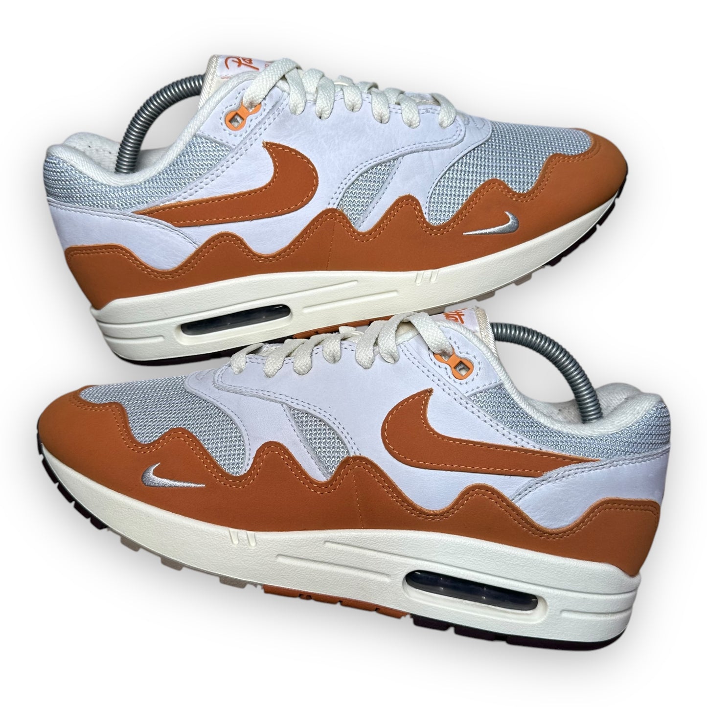 EU44 - US10 - UK9 • Air Max 1 Patta Waves Monarch