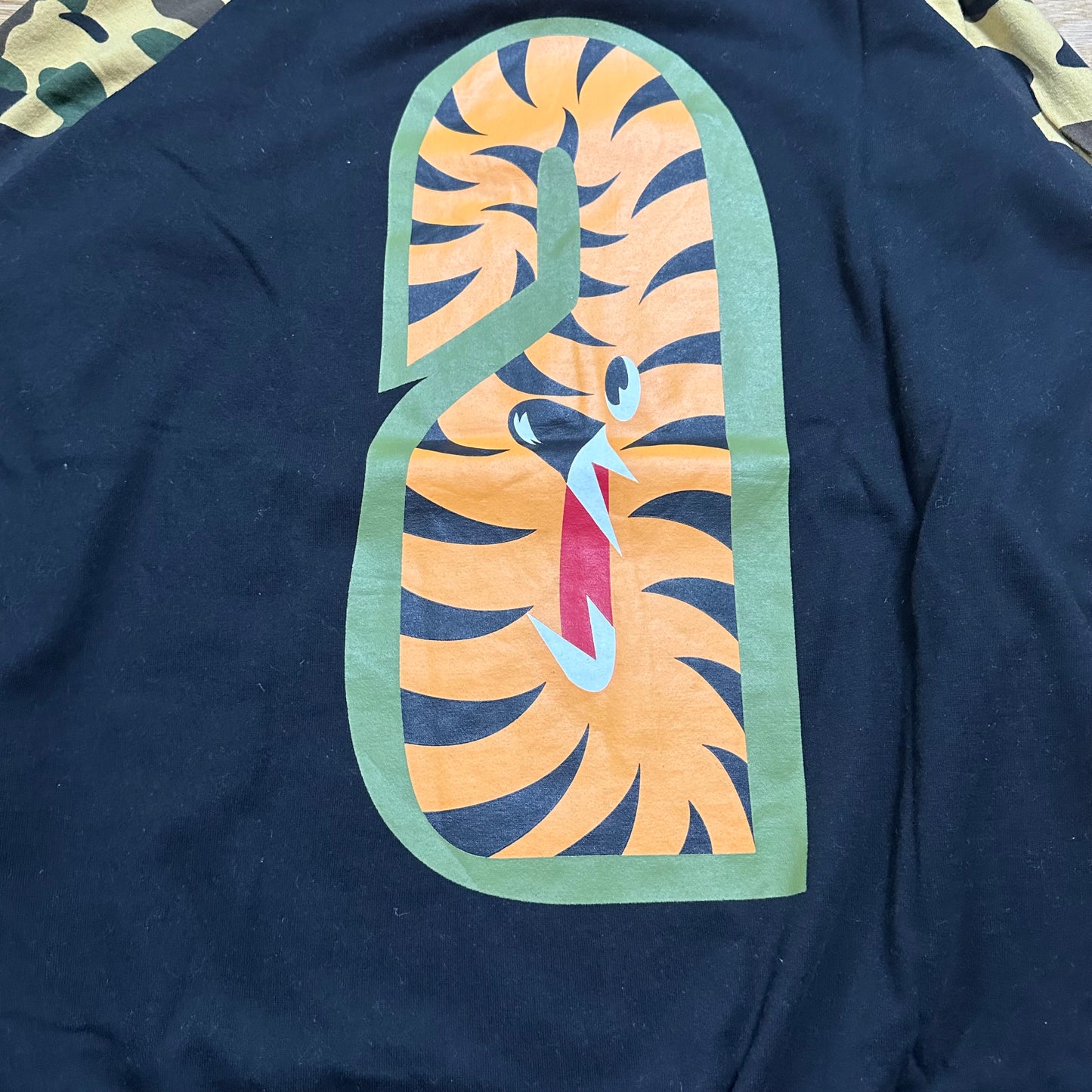 Tee Longsleeve BAPE 1st Camo Shark Black/Yellow FW18 (L)