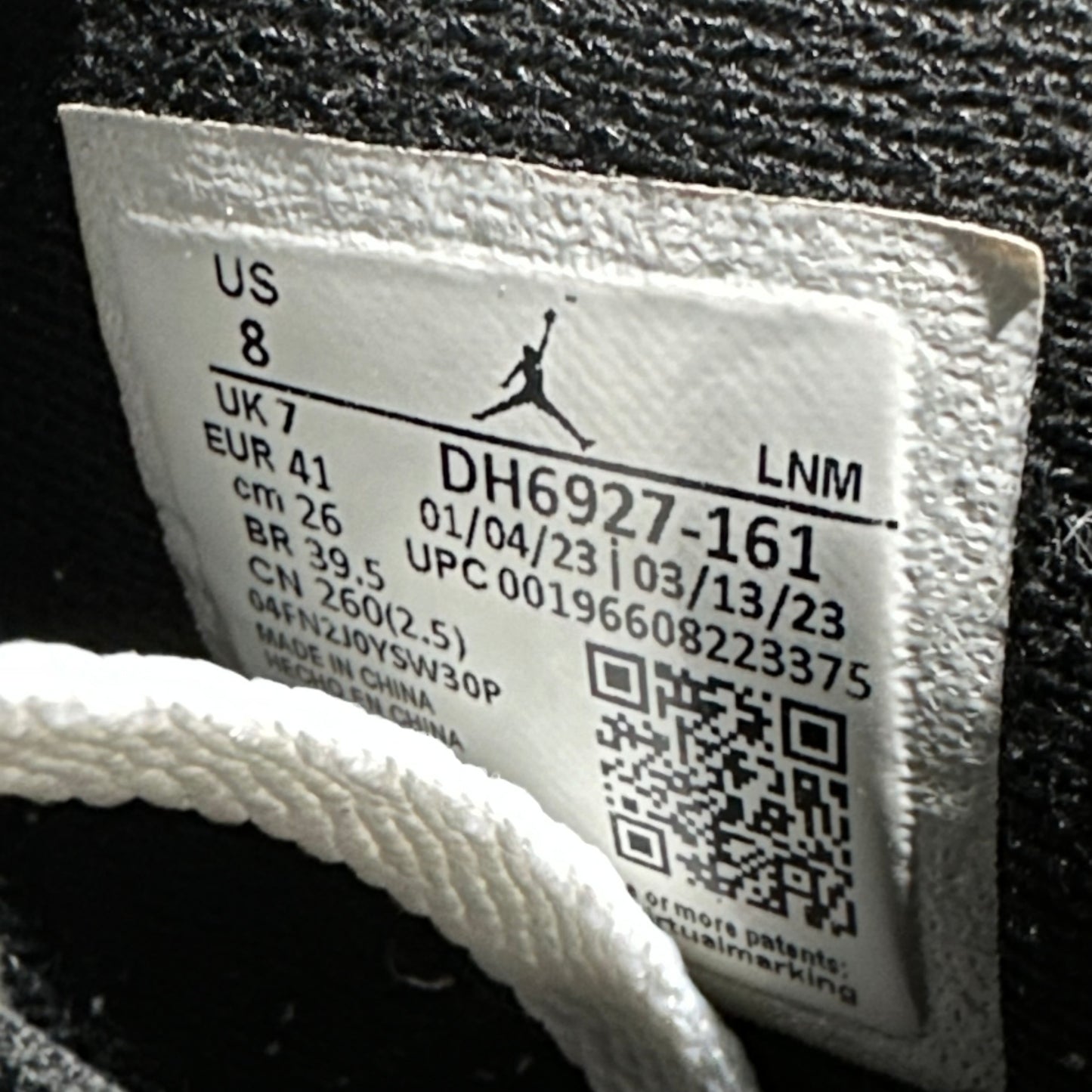 EU41 - US8 - UK7 • Jordan 4 Retro Red Cement
