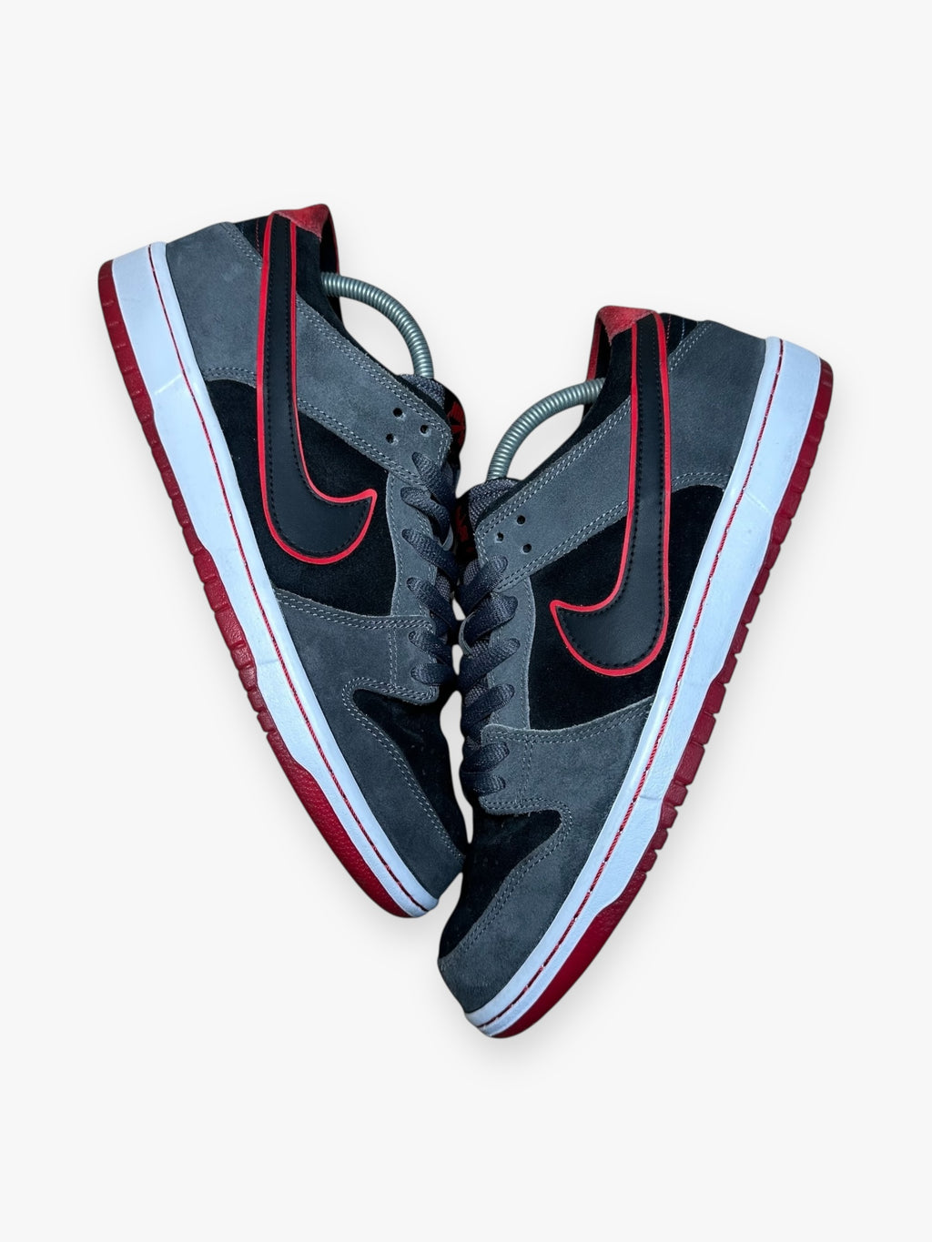 SB Dunk Low Ishod Wair Dark Grey Red