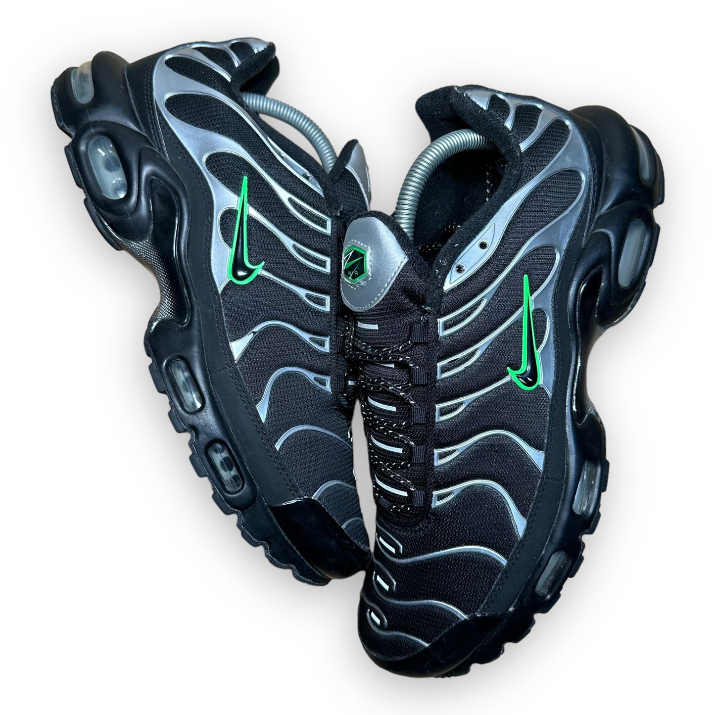 EU45 - US11 - UK10 • Air Max Plus Black Silver Green Strike