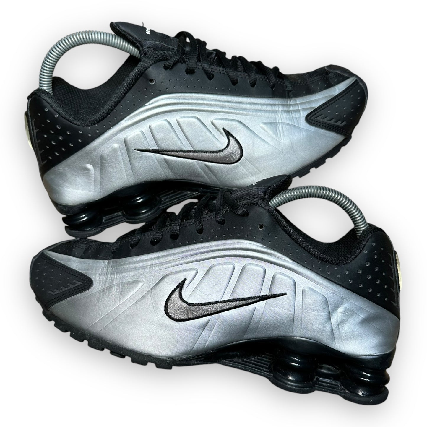 EU42 - US8.5 - UK7.5 • Shox R4 Black Metallic Silver