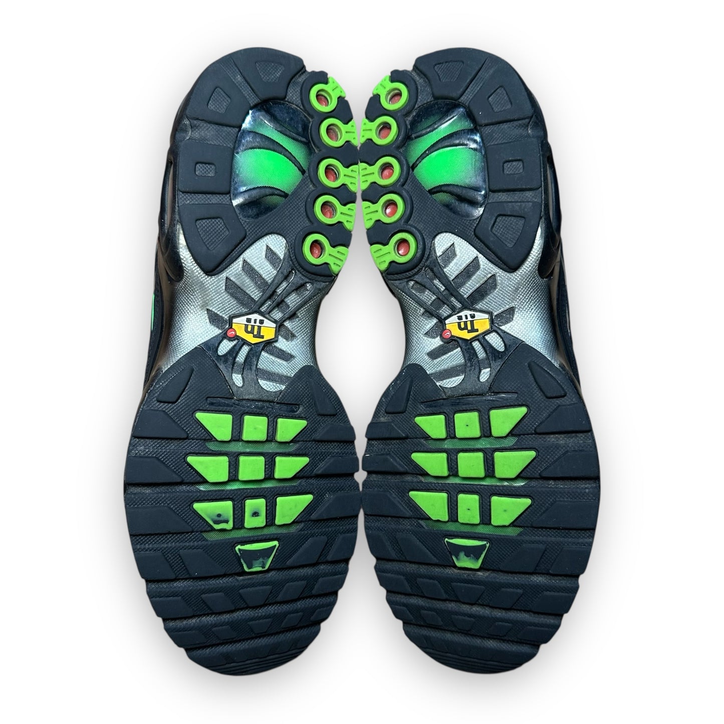 EU44 - US10 - UK9 • Air Max Plus TN Black Green Strike Metallic Silver