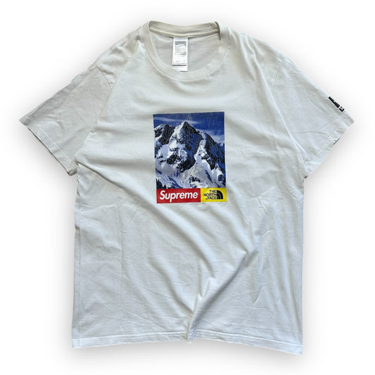 Tee Supreme x The North Face Mountain White FW17 (M)