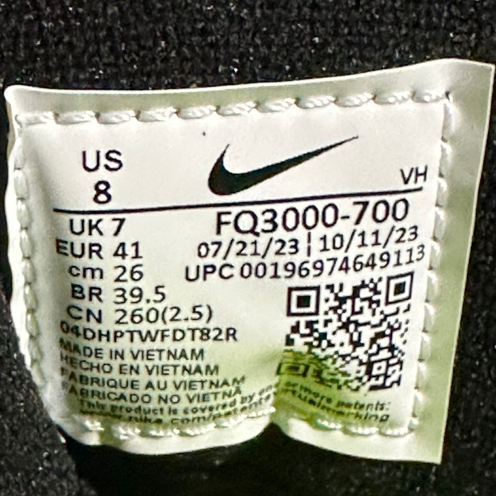 SB Darwin Low Supreme Volt