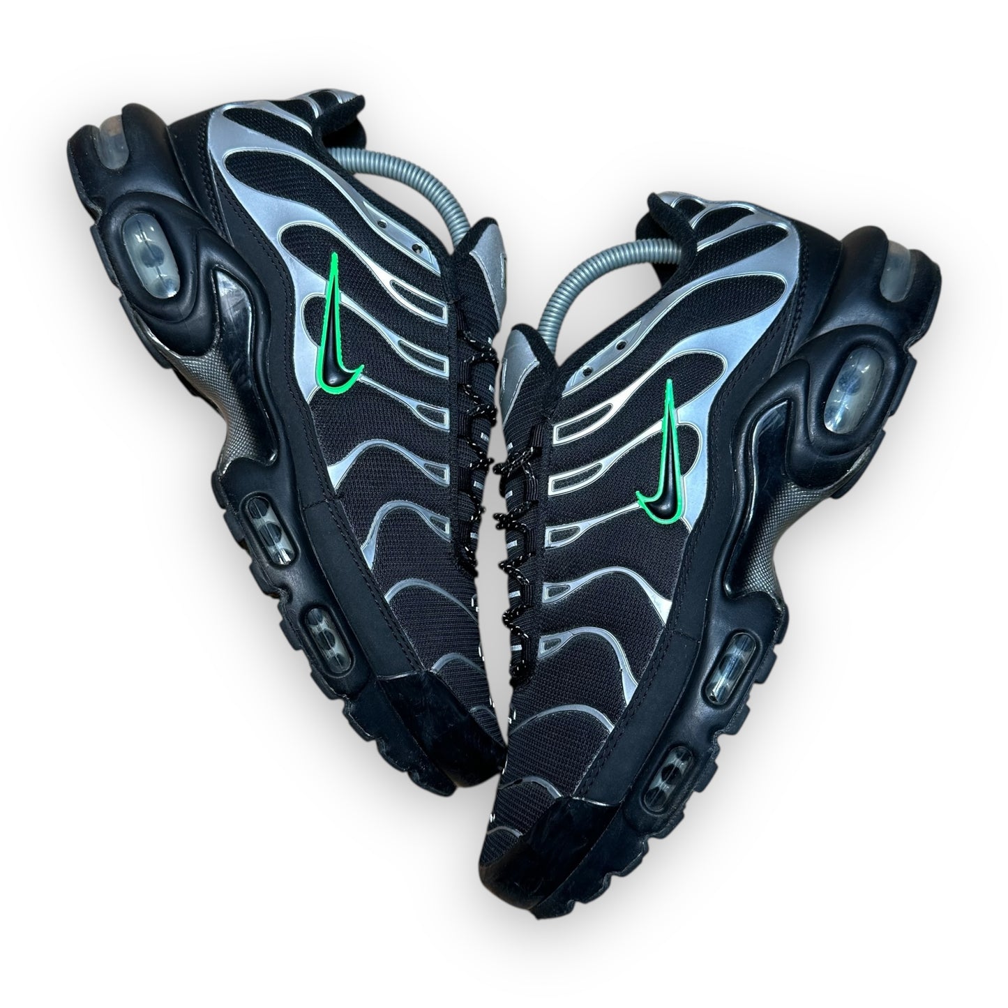 EU44 - US10 - UK9 • Air Max Plus TN Black Green Strike Metallic Silver
