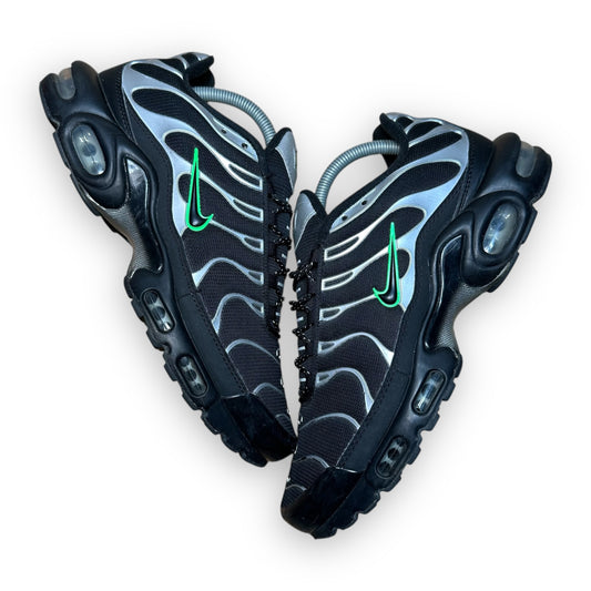 EU44 - US10 - UK9 • Air Max Plus TN Black Green Strike Metallic Silver