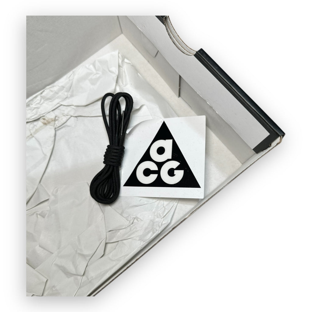 ACG Mountain Fly 2 Low Comme des Garcons Homme Plus White Black