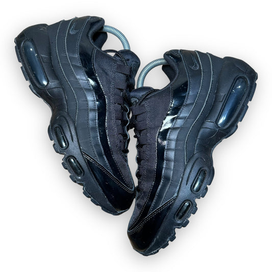 EU42 - US8.5 - UK7.5 • Air Max 95 Triple Black Patent