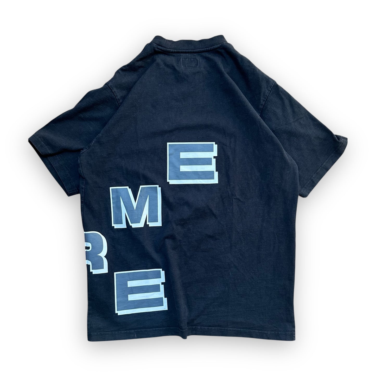 Tee Supreme Stagger Black FW18 (M)