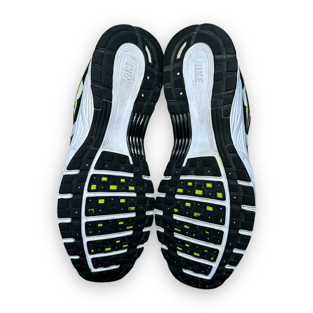 P-6000 White Black Volt