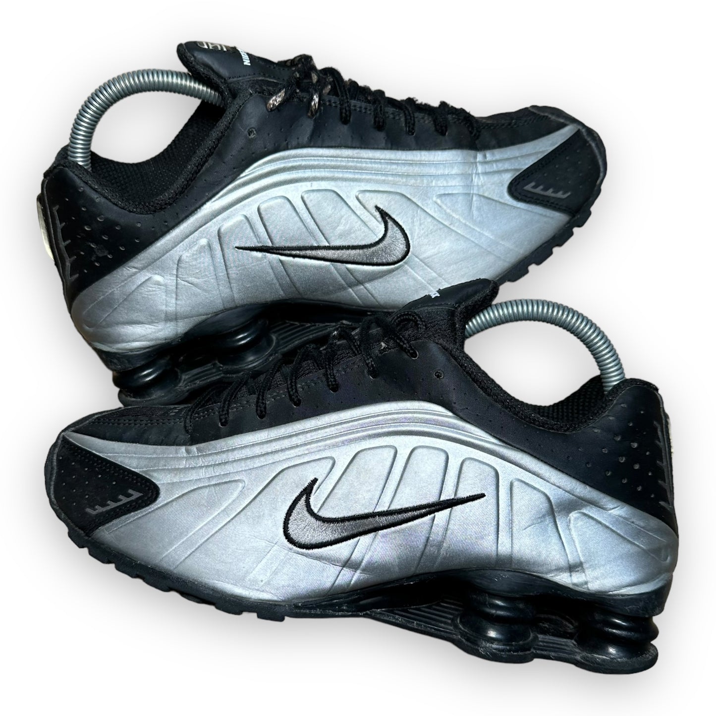 EU41 - US8 - UK7 • Shox R4 Black Metallic Silver