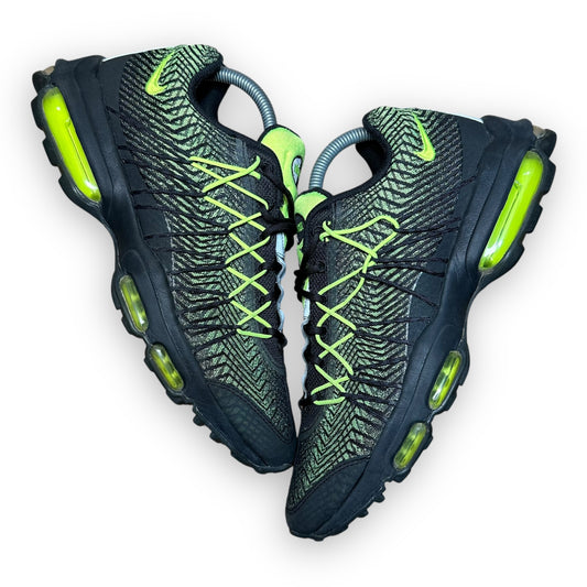 EU43 - US9.5 - UK8.5 • Air Max 95 Ultra Jacquard Black Volt