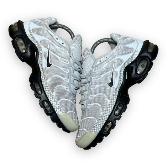 EU43 - US9.5 - UK8.5 • Air Max Plus Pure Platinum Black