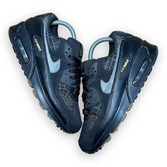 EU42 - US8.5 - UK7.5 • Air Max 90 Haloween Spiderweb