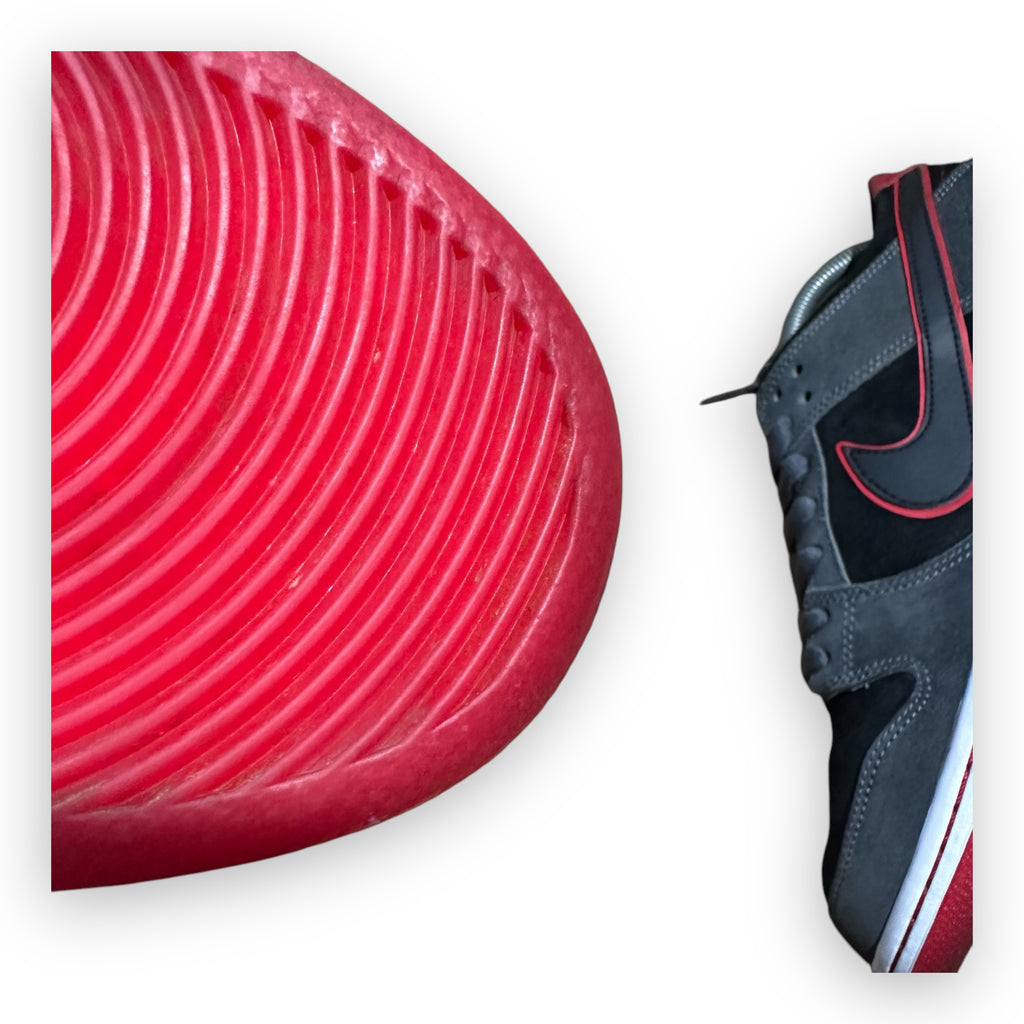 SB Dunk Low Ishod Wair Dark Grey Red