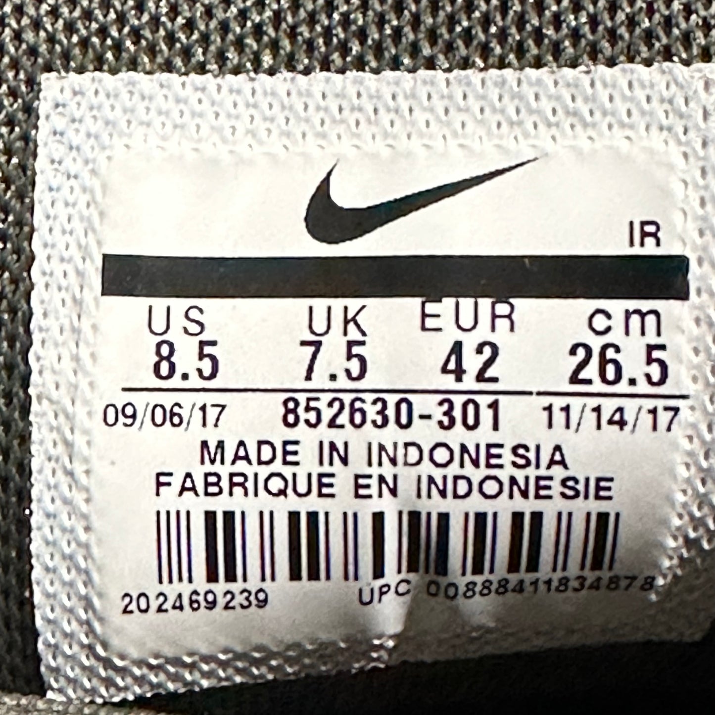 EU42 - US8.5 - UK7.5 • Air Max Plus Sequoia