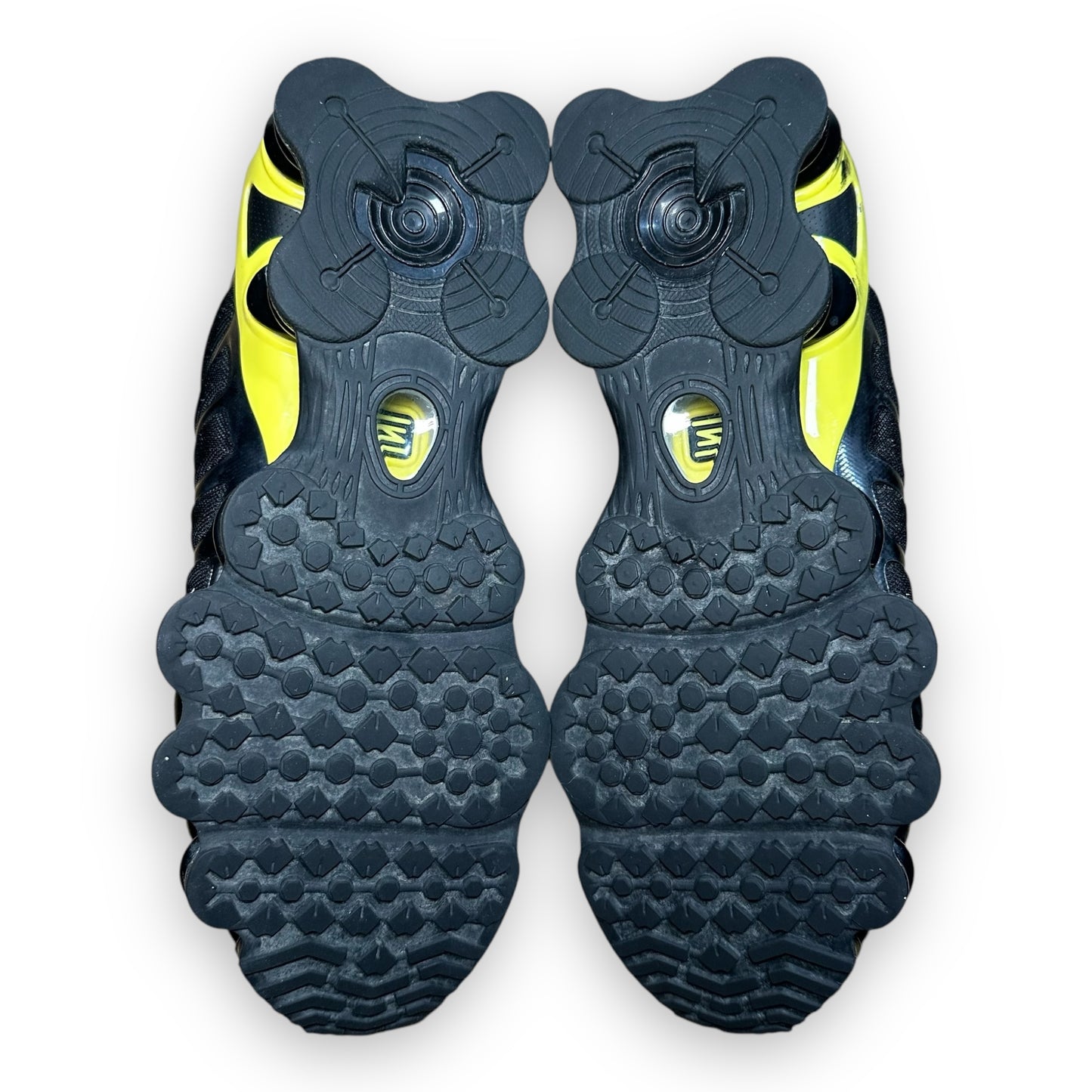 EU45 - US11 - UK10 • Shox TL Black Dynamic Yellow