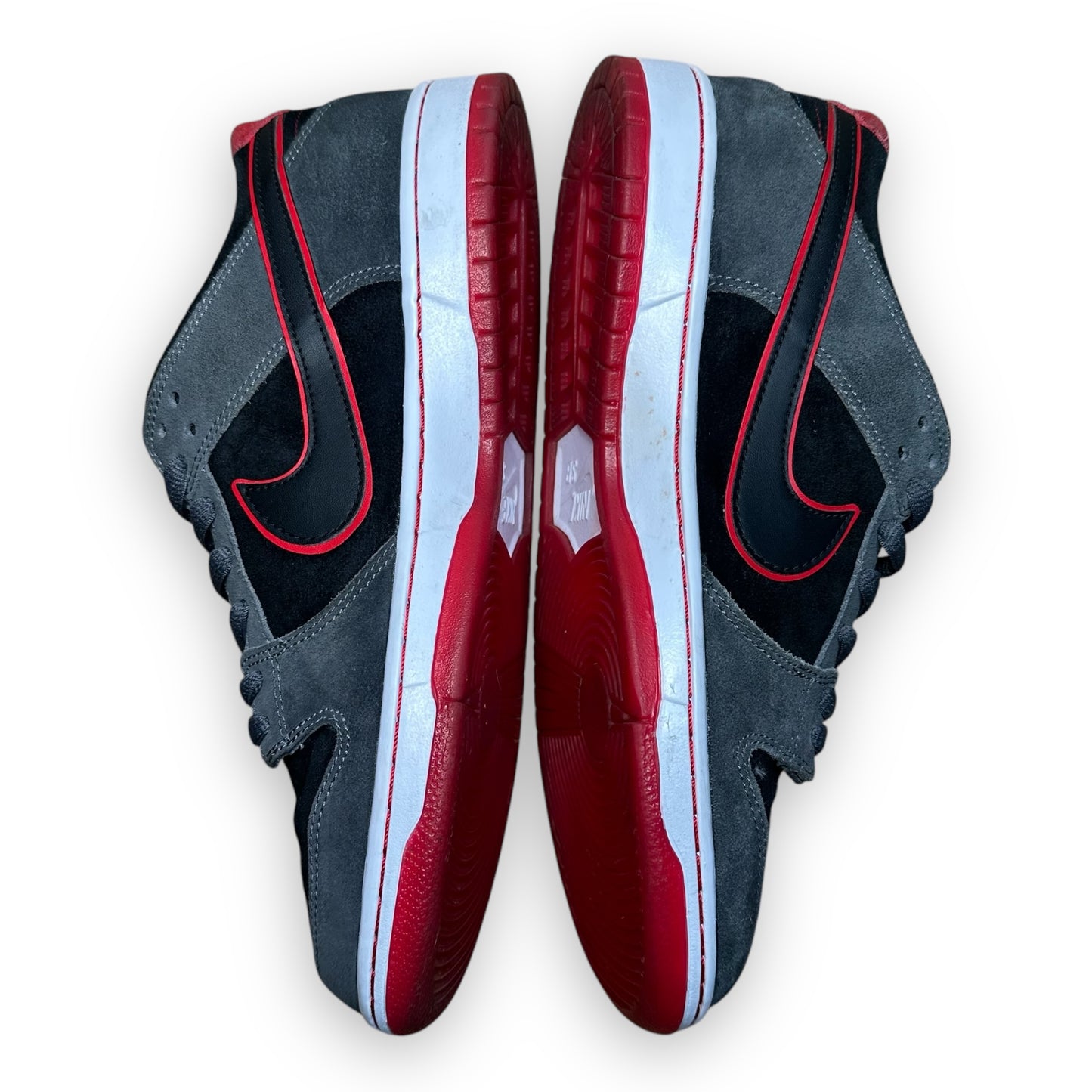 EU45 - US11 - UK10 • SB Dunk Low Ishod Wair Dark Grey Red