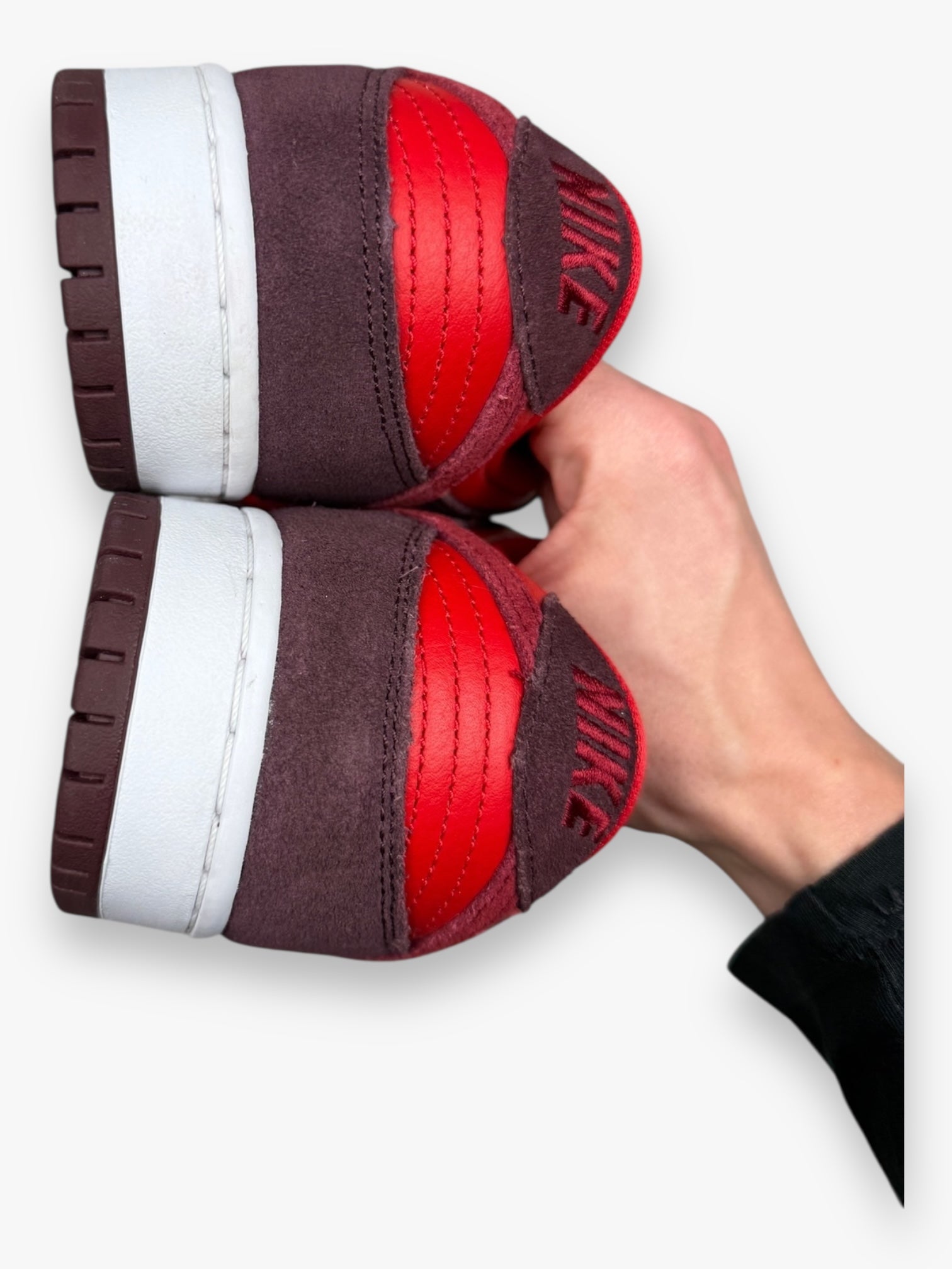 SB Dunk Low Cherry